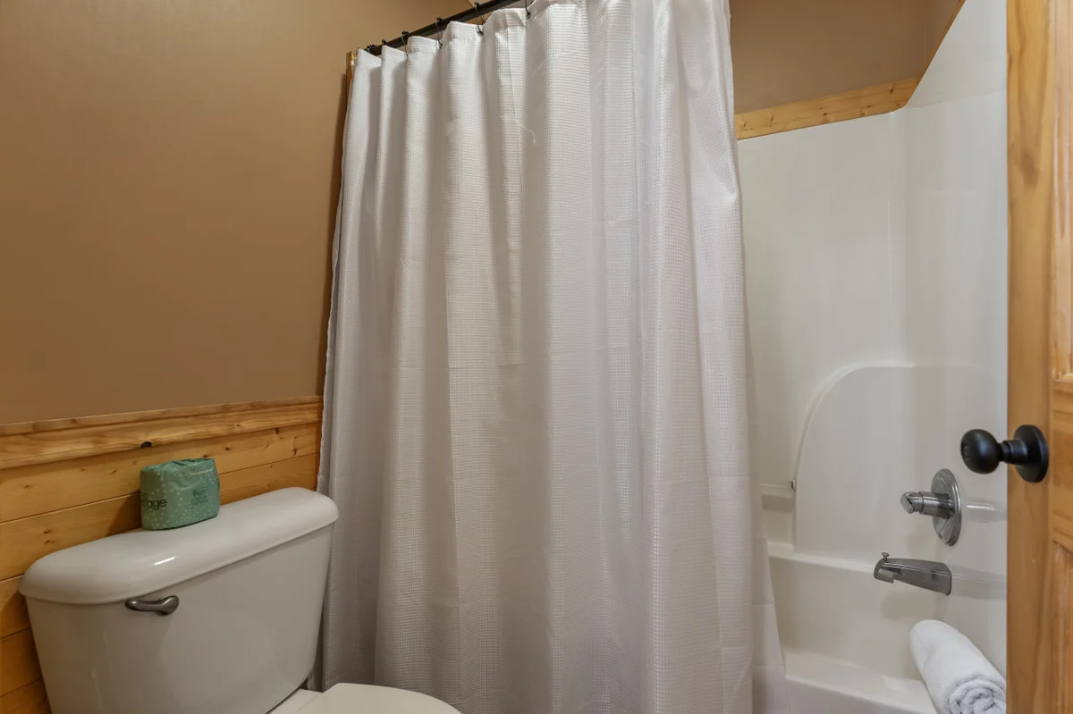 Big Buck Lodge  Smoky Mountain Views - Hot Tub - within 2.5 miles to downtown Gatlinburg. #12