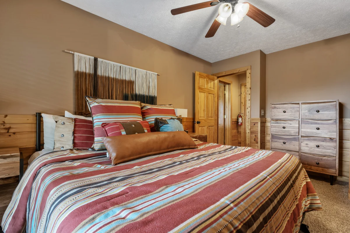 Big Buck Lodge  Smoky Mountain Views - Hot Tub - within 2.5 miles to downtown Gatlinburg. #10