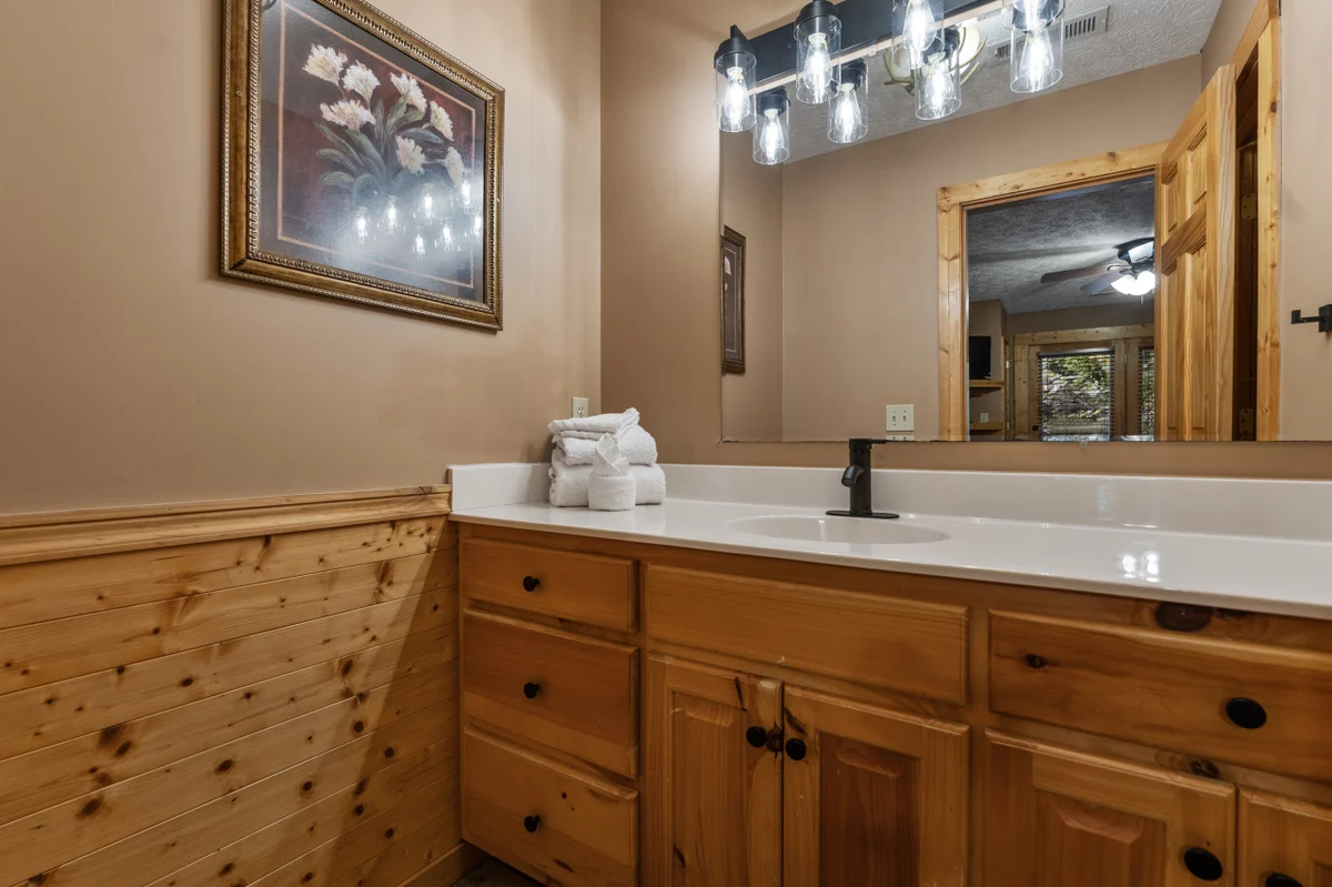 Big Buck Lodge  Smoky Mountain Views - Hot Tub - within 2.5 miles to downtown Gatlinburg. #7