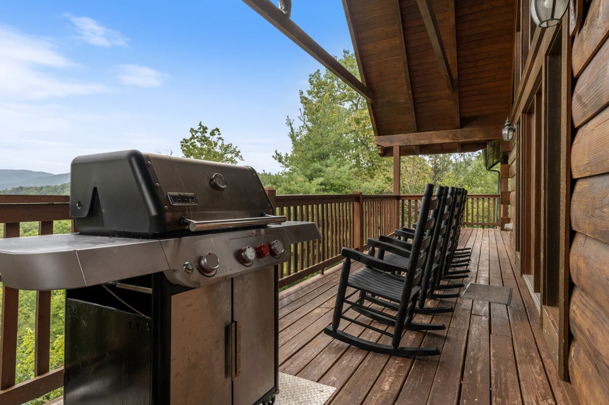 Big Buck Lodge  Smoky Mountain Views - Hot Tub - within 2.5 miles to downtown Gatlinburg. #45