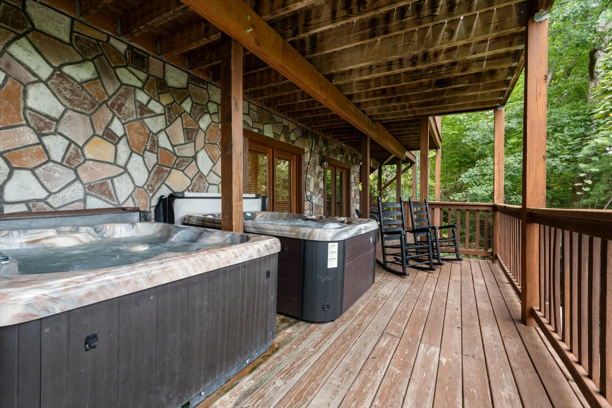 Big Buck Lodge  Smoky Mountain Views - Hot Tub - within 2.5 miles to downtown Gatlinburg. #5