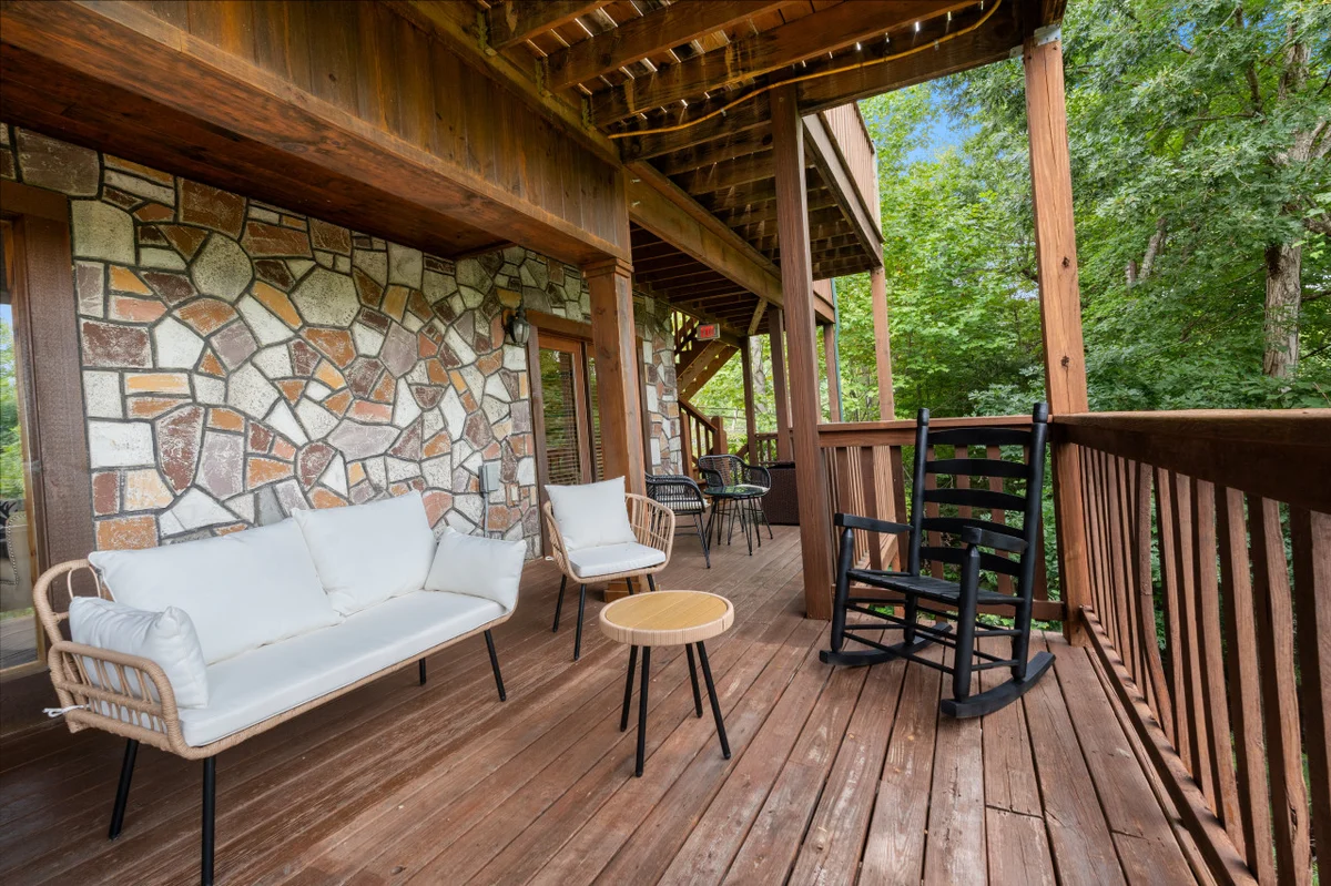 Big Buck Lodge  Smoky Mountain Views - Hot Tub - within 2.5 miles to downtown Gatlinburg. #38