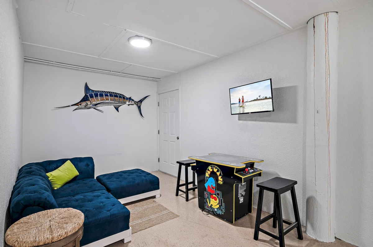 Private Pool - Hot Tub - Gulf Views - Walk to Beach - Chairs included #63