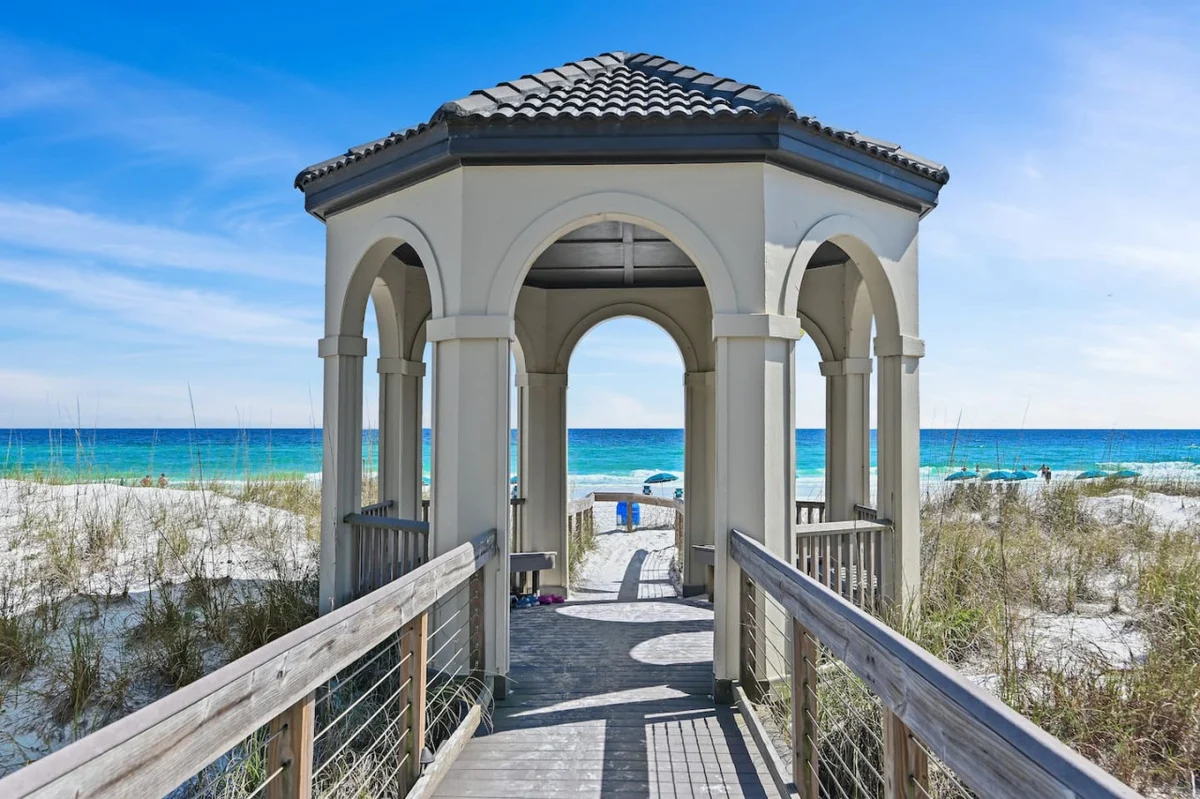 Private Pool - Hot Tub - Gulf Views - Walk to Beach - Chairs included #68