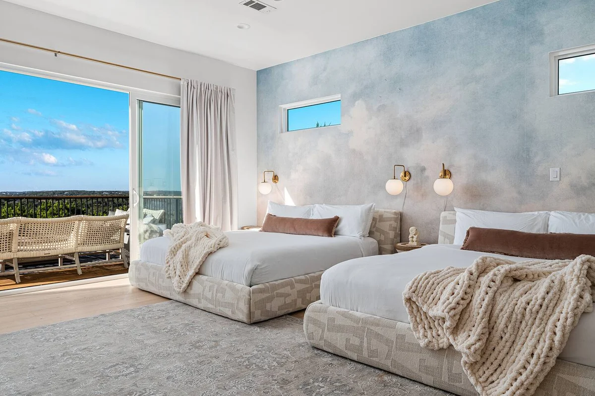 Cove & Sky Retreat |Walk to Marina & Lake Fun |6BR #113