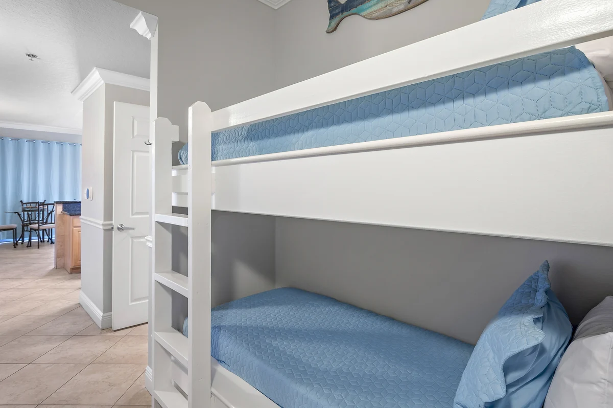 Bedroom 1 image 1