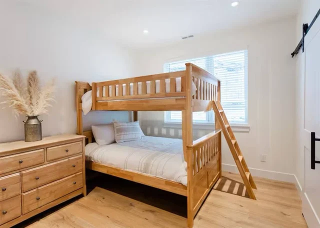 BEDROOM image 1
