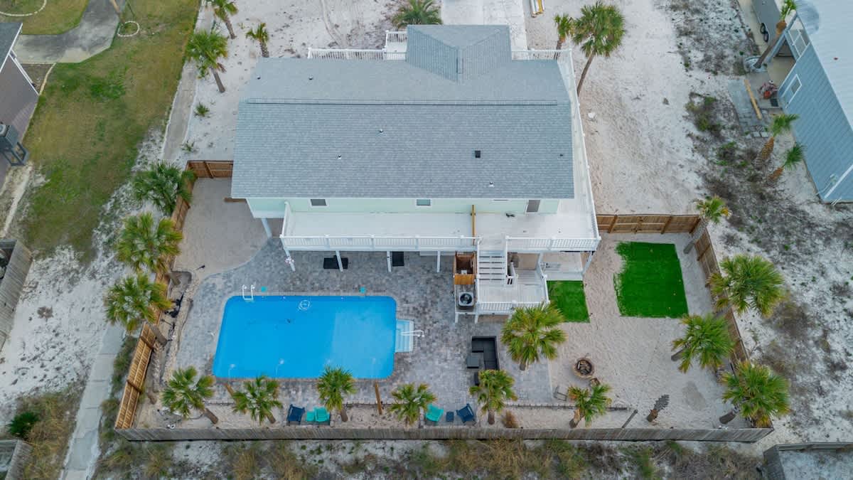 Sandy Dolphin property photo 2