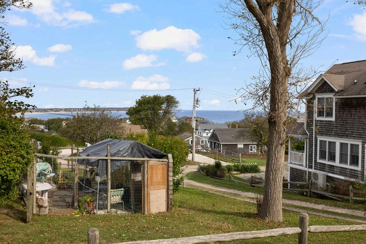 Home in New Shoreham property photo 3