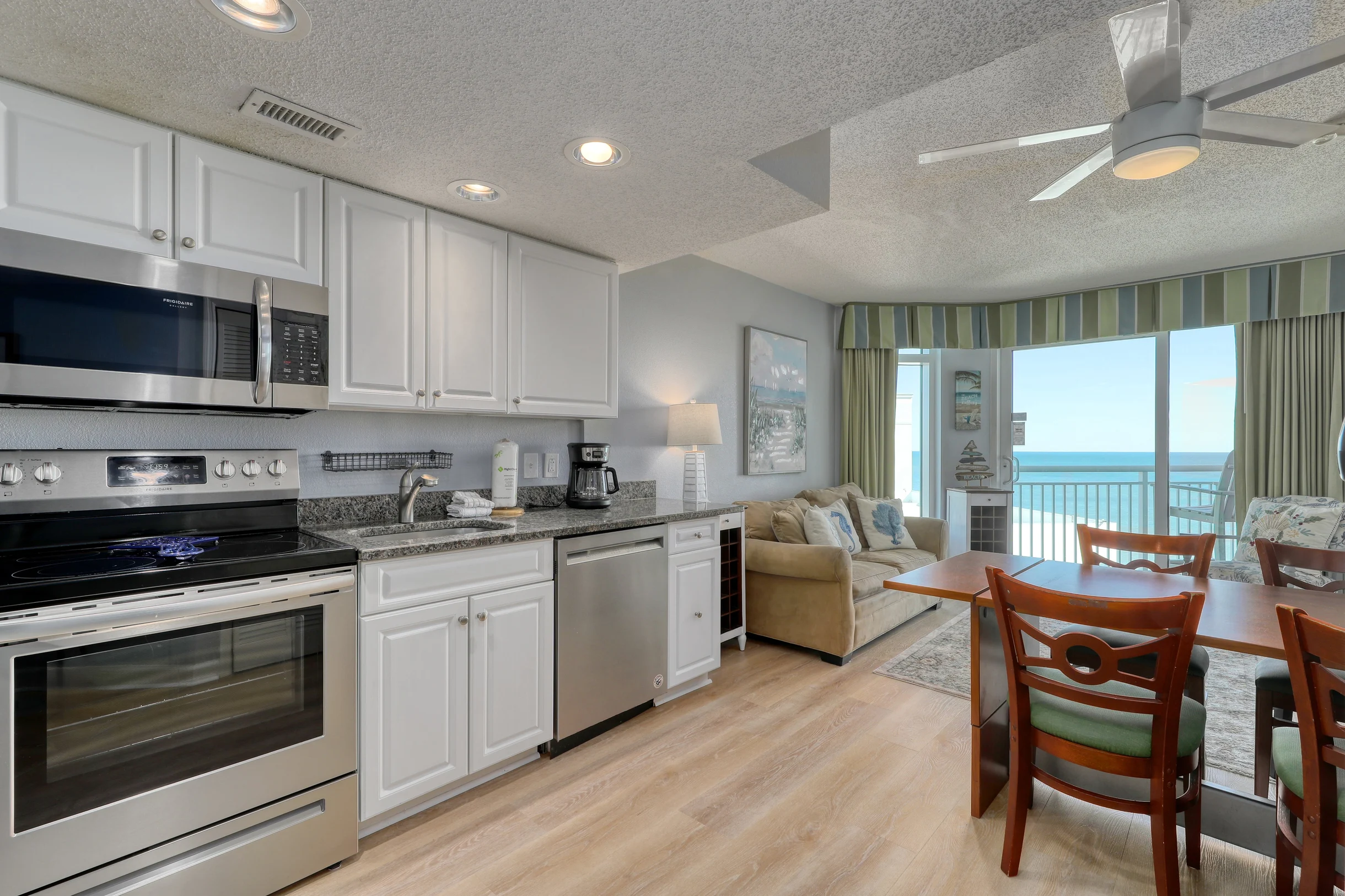 Condo in Myrtle Beach property photo 4