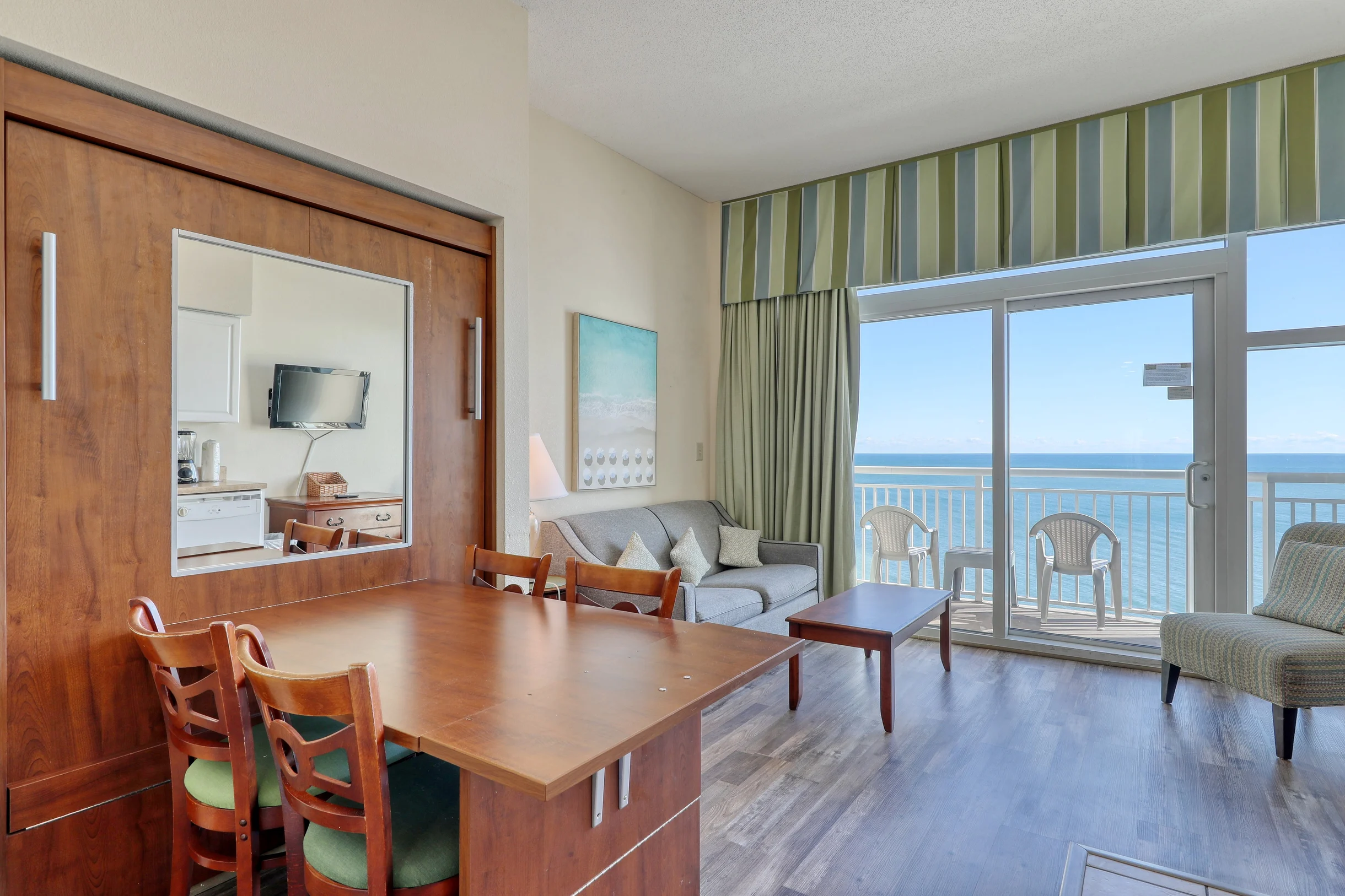 Condo in Myrtle Beach property photo 4