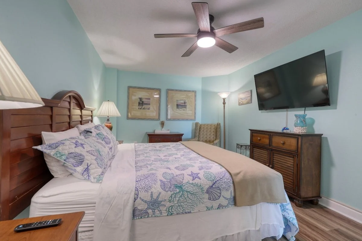 Bedroom 1 image 1