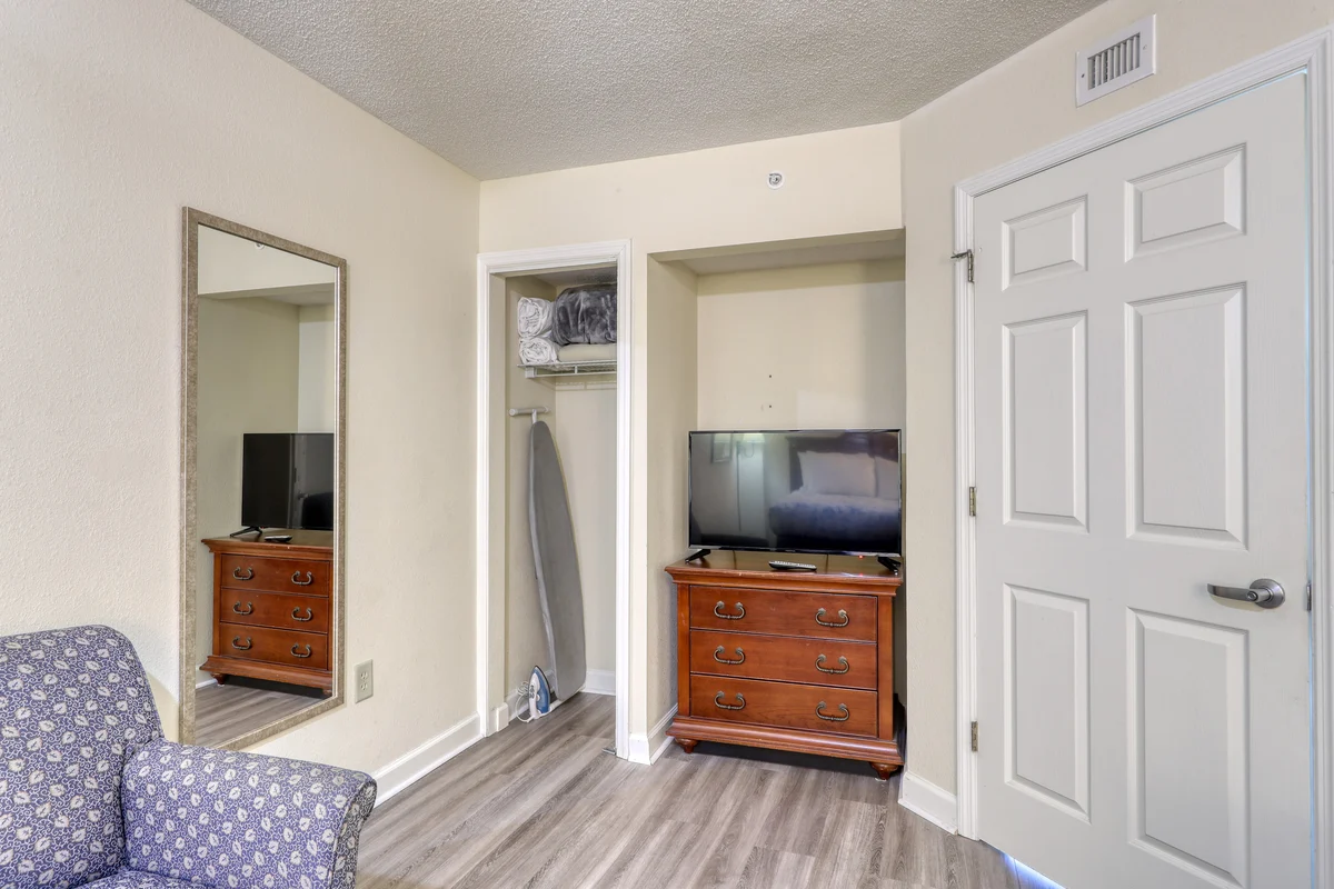 Bedroom 1 image 1