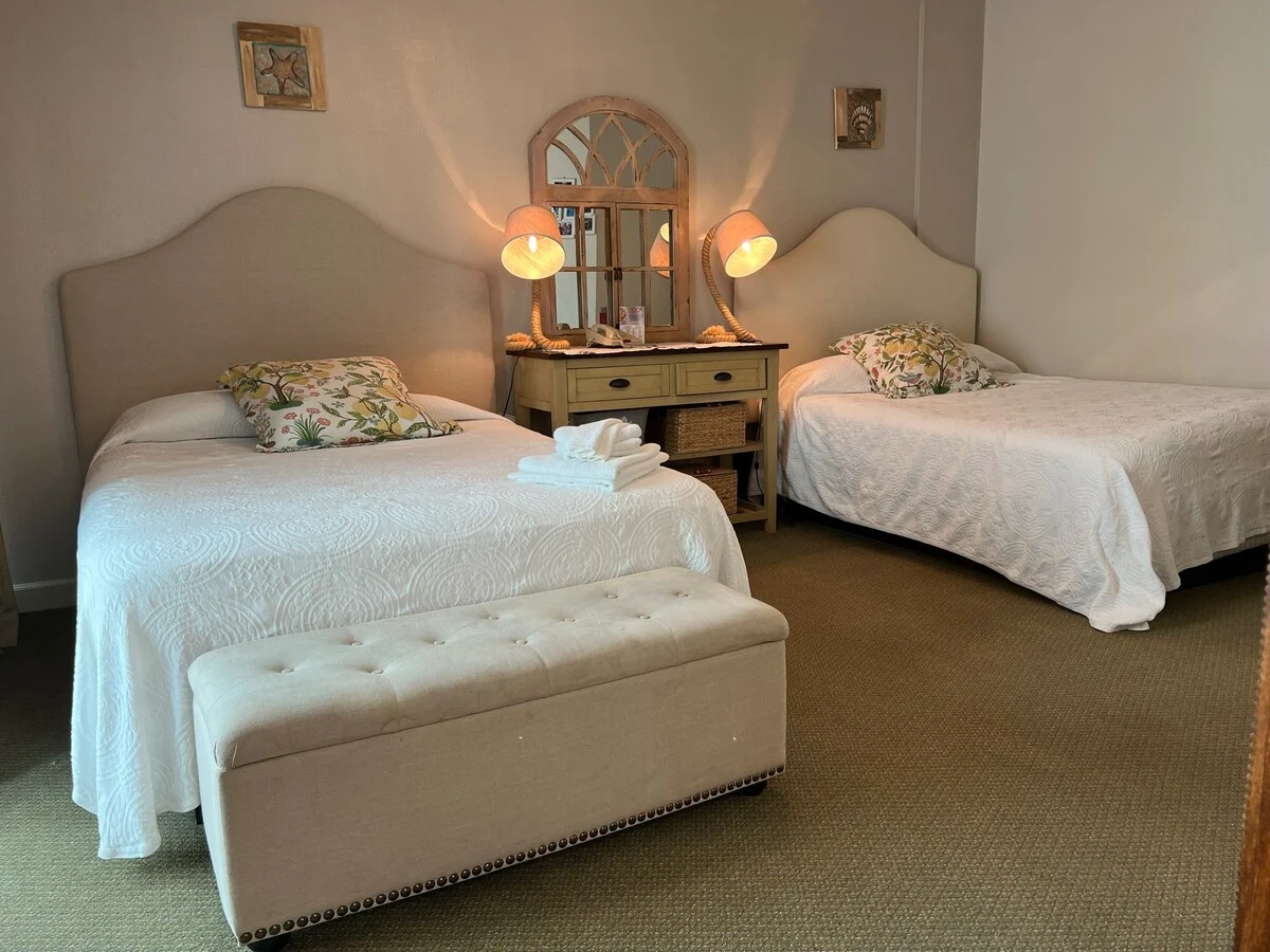 Bedroom 1 image 1