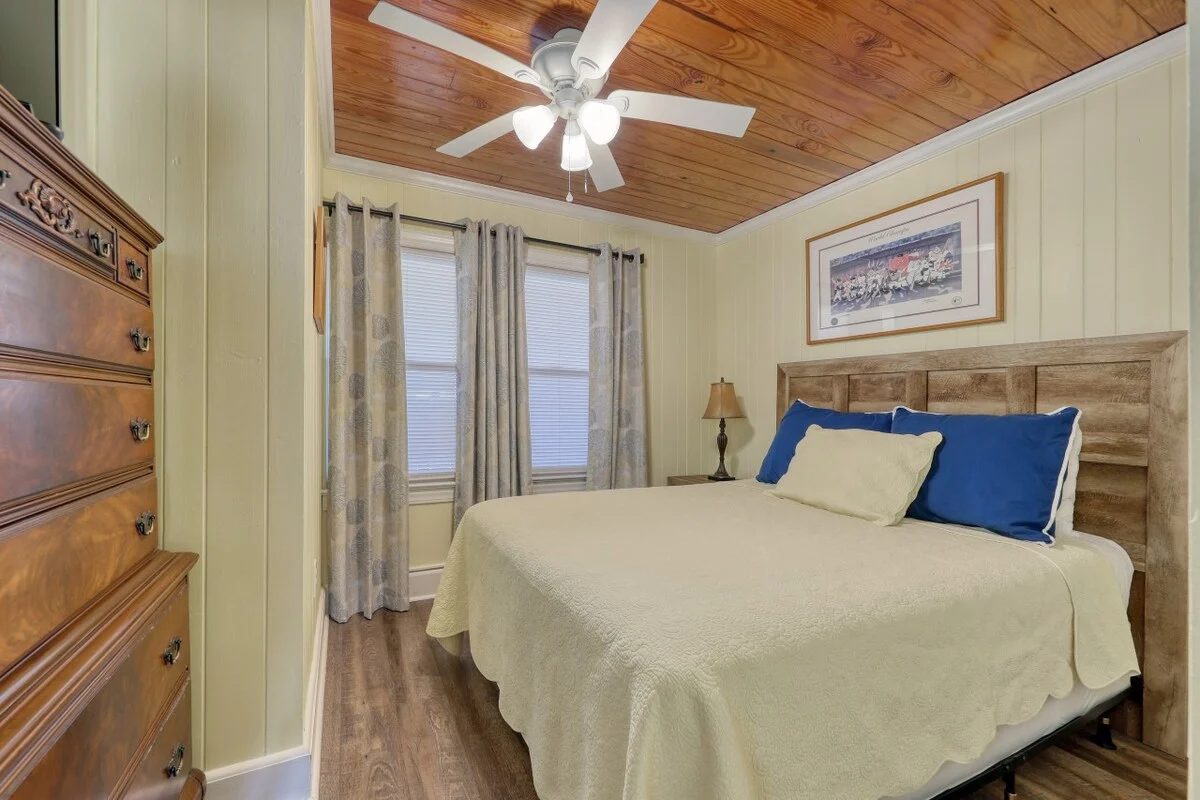 Bedroom 3 image 1