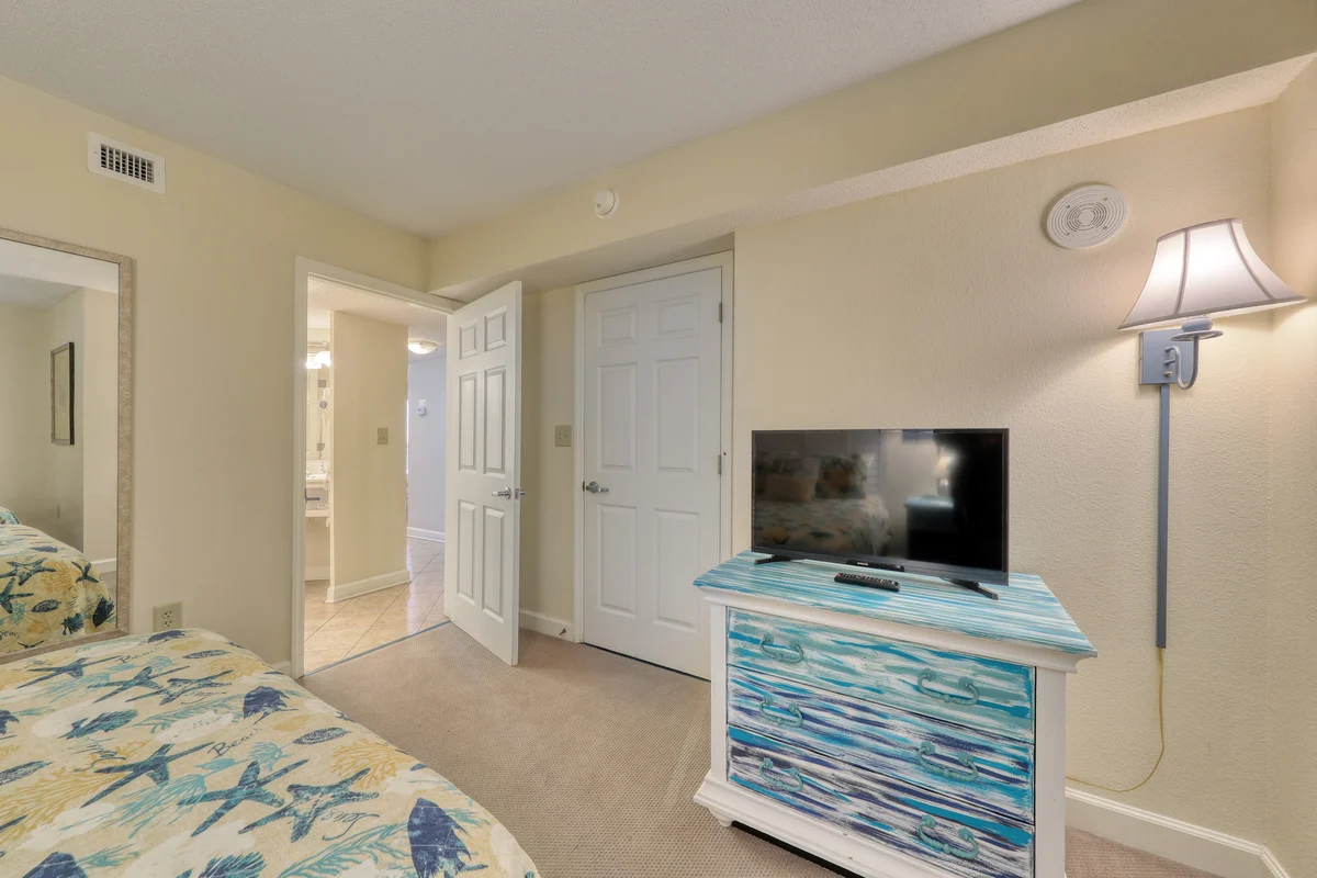 Bedroom 1 image 1