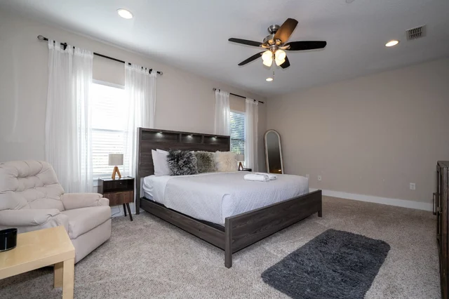 Bedroom 1 image 1