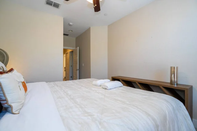 Bedroom 2 image 1