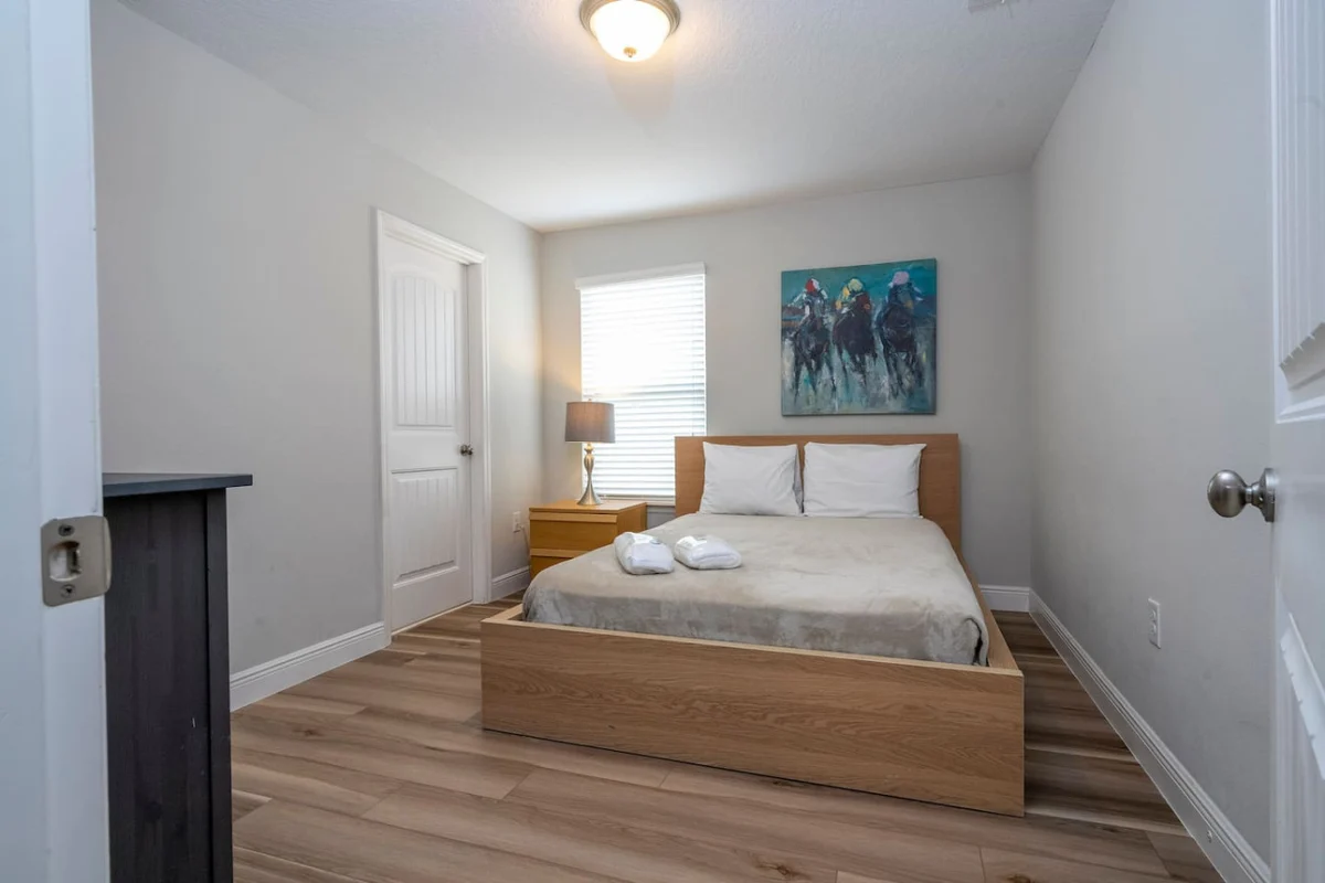 Bedroom 1 image 1
