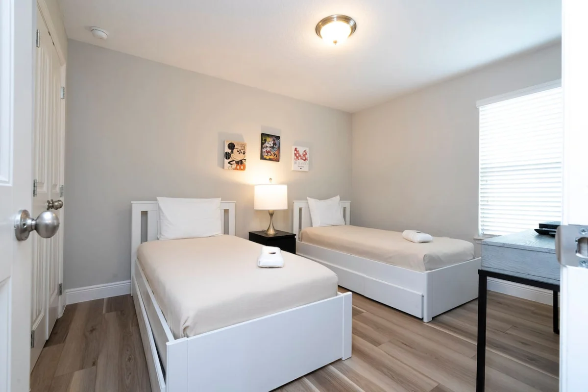 Bedroom 3 image 1