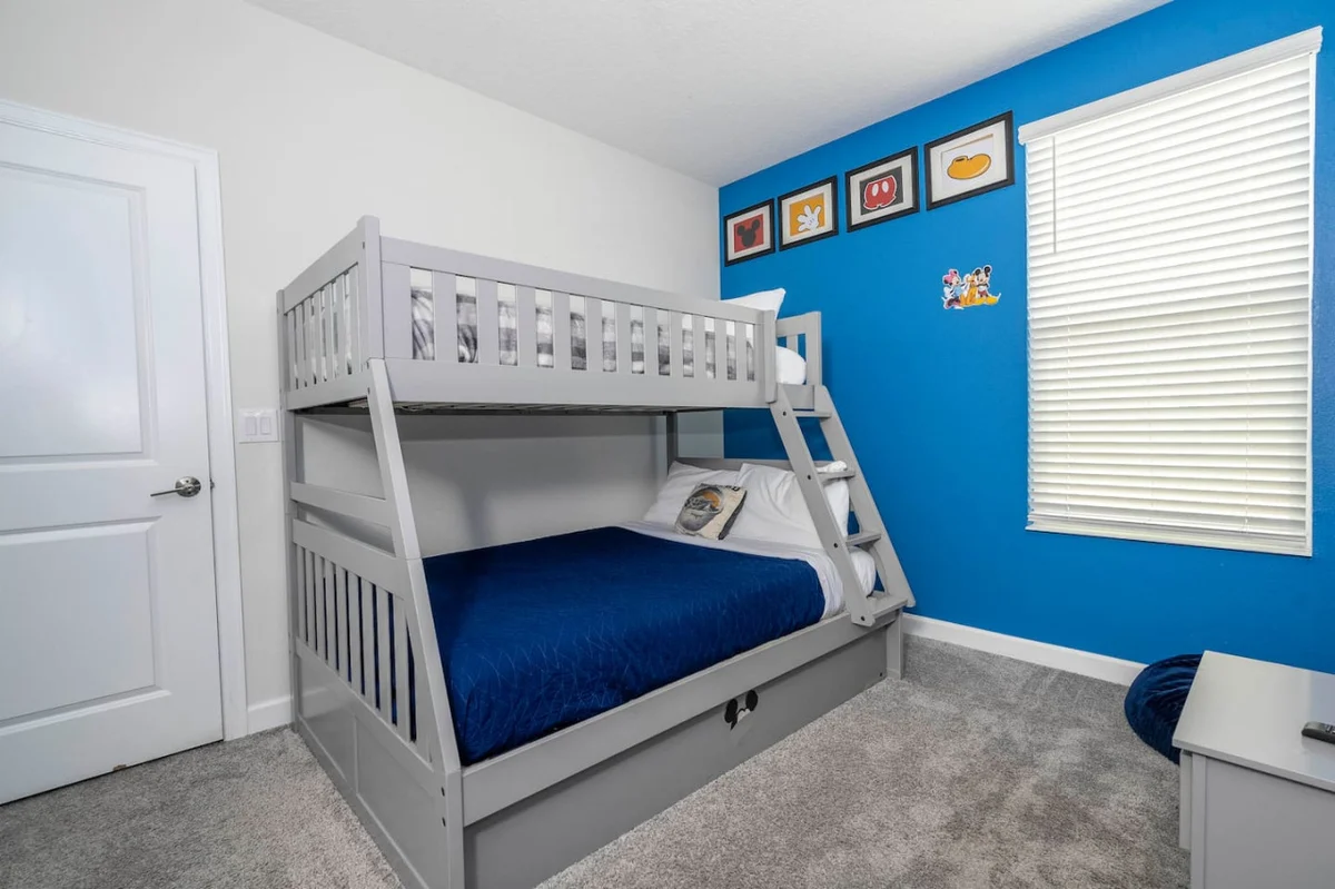 Bedroom 1 image 1