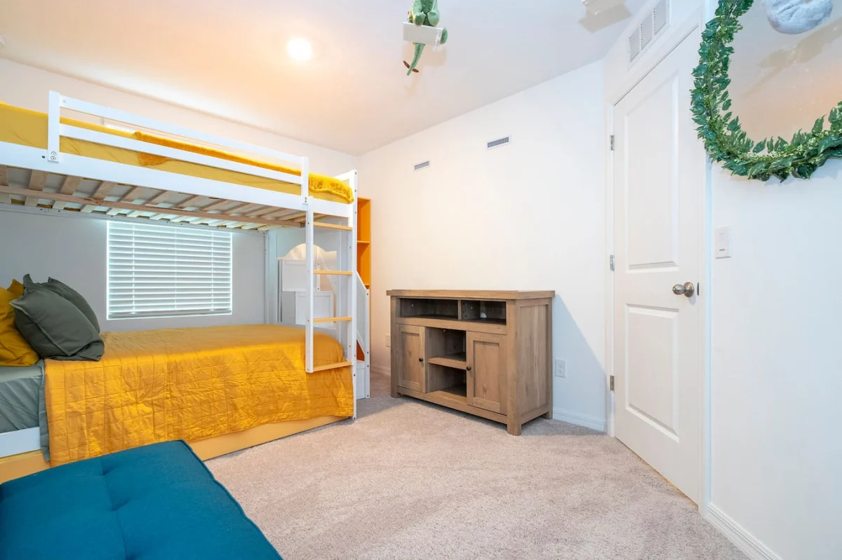 Bedroom 3 image 1