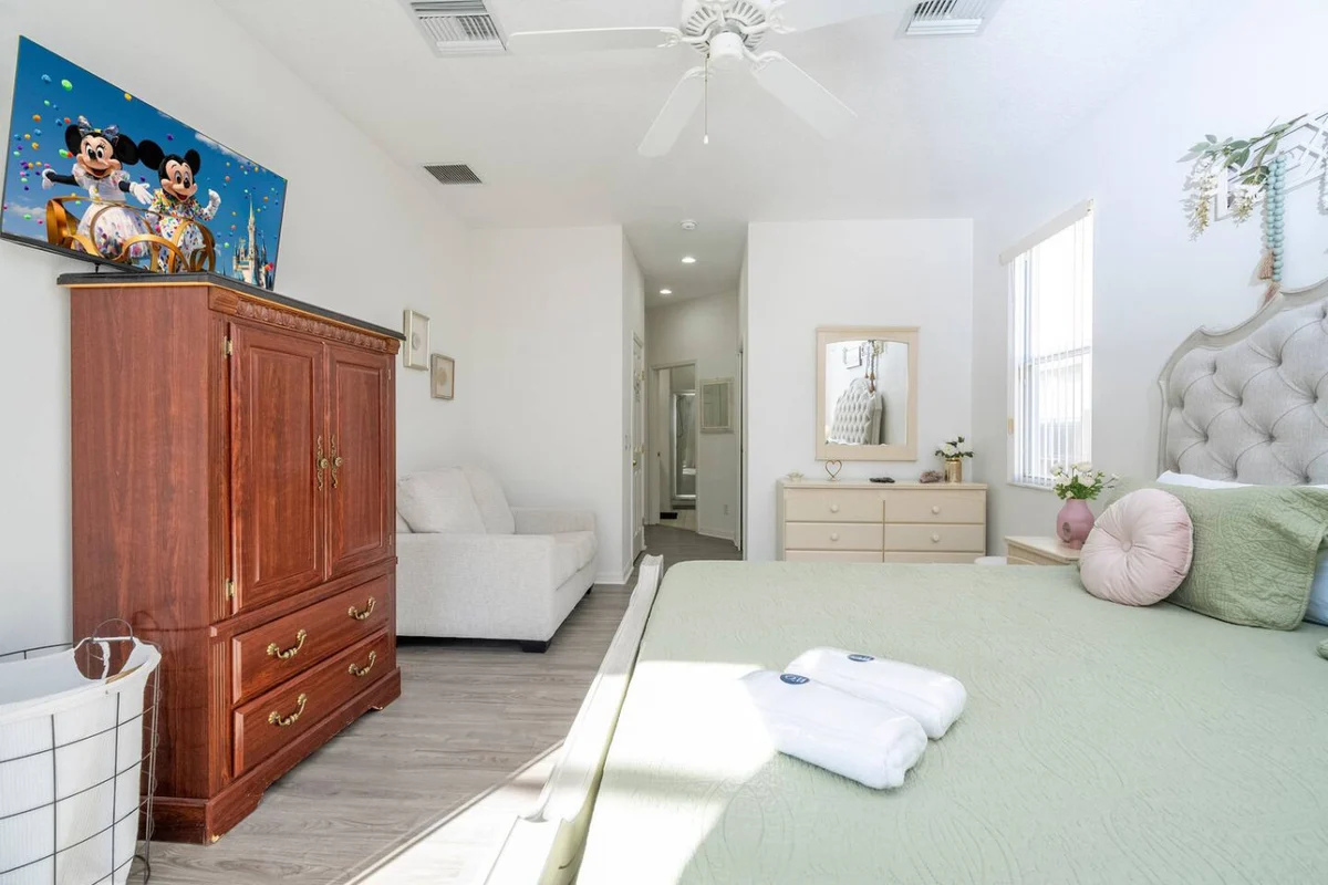Bedroom 3 image 1