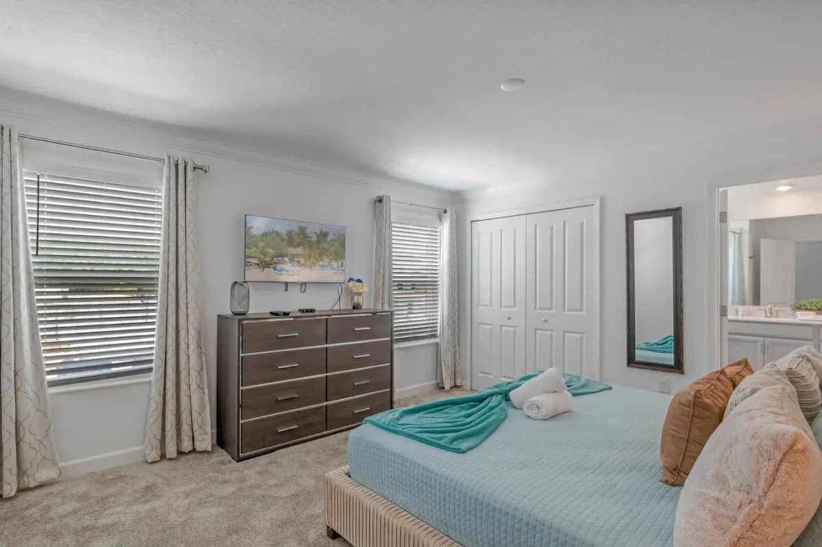 Bedroom 1 image 1