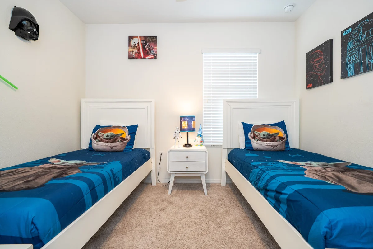 Bedroom 1 image 1
