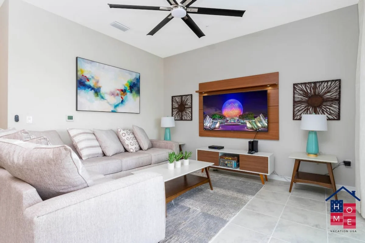 Home in Kissimmee property photo 2
