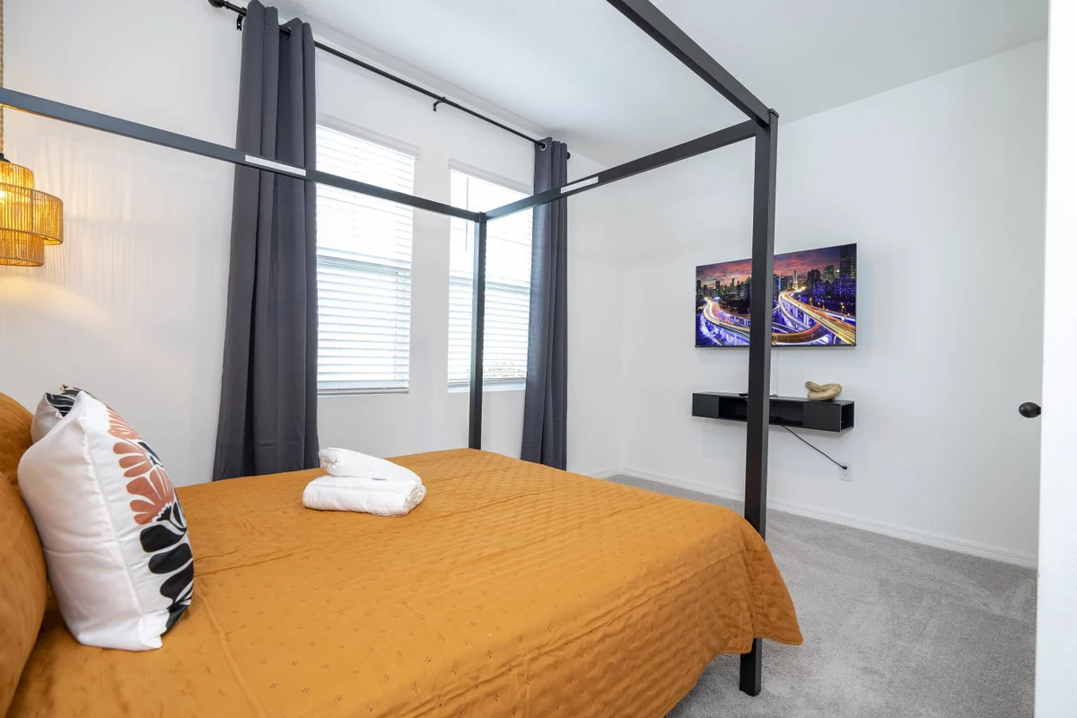 Bedroom 4 image 1