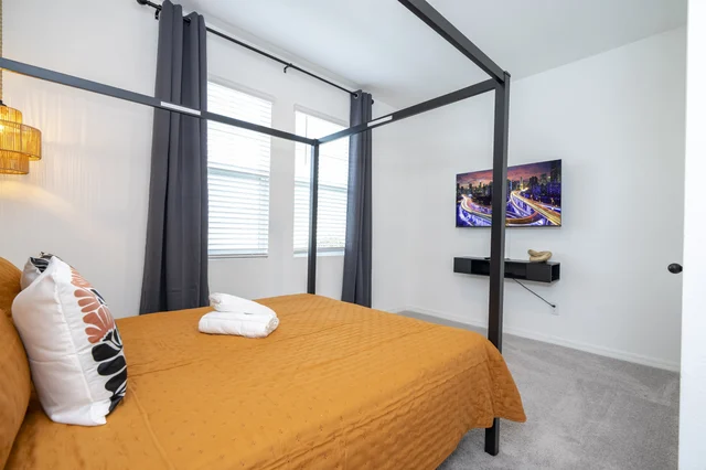 Bedroom 4 image 1