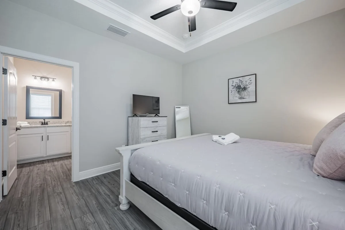 Bedroom 3 image 1