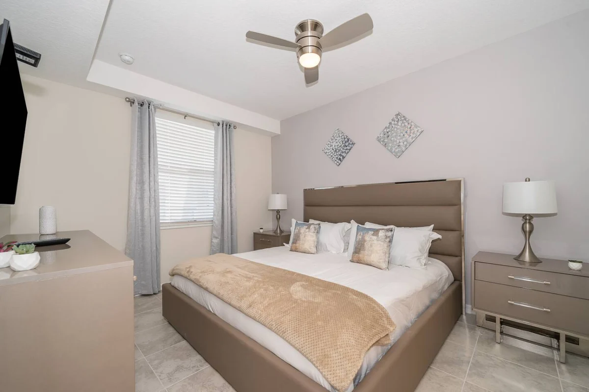 Bedroom 1 image 1