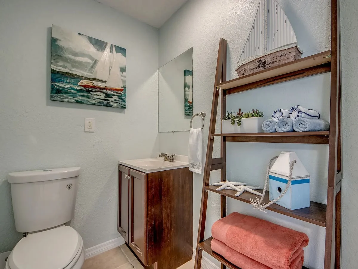 Casa Tiki - Pool, Hot Tub, Canal, Boat Dock, Tiki Hut, Bar, Game Room #24