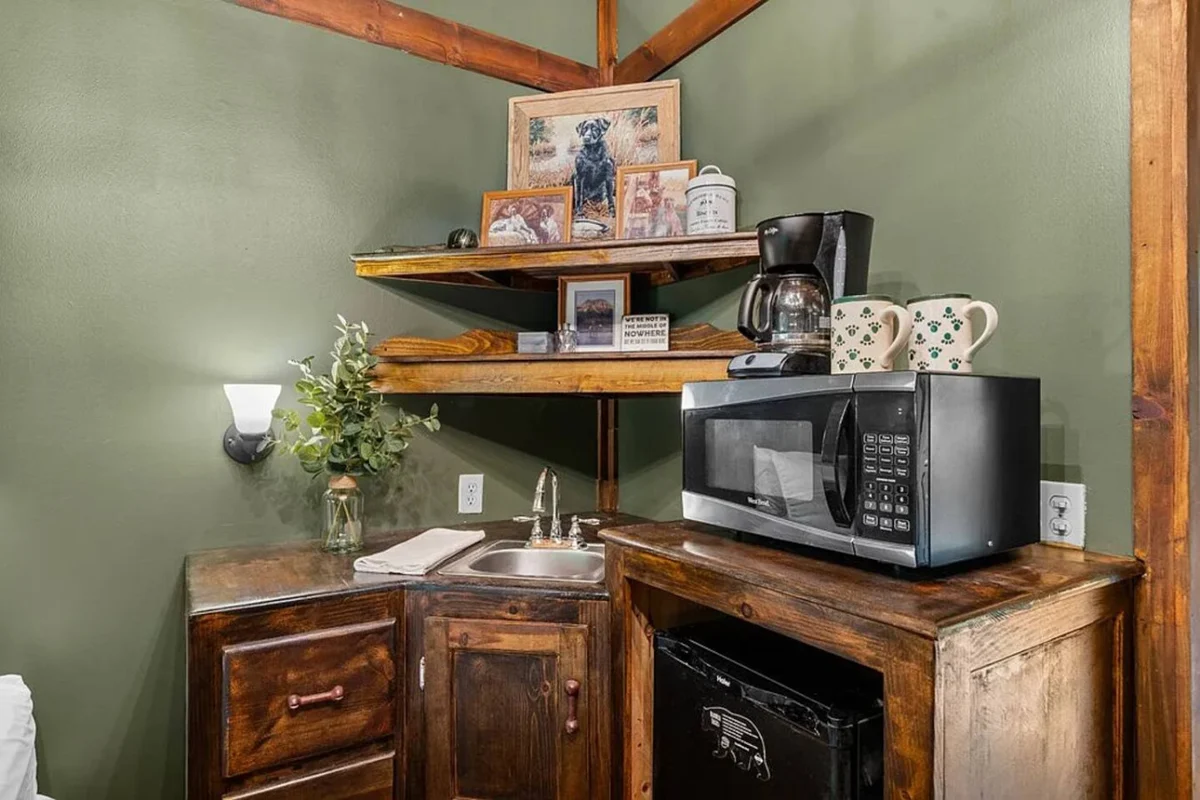 The Lost Compass - Suite #1 - Relaxing & Cozy Cabin Suite Near Downtown Helen, Unicoi State Park, Anna Ruby Falls, Tubing, Restaurants, Hot Tub, Fire Pit, & BBQ Grill #7
