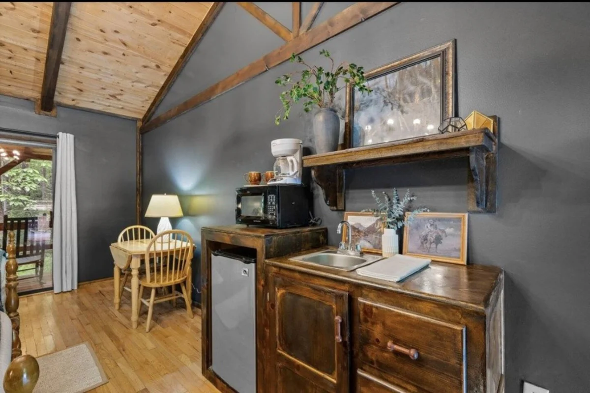 The Lost Compass - Suite #2 - Relaxing & Cozy Cabin Suite Near Downtown Helen, Unicoi State Park, Anna Ruby Falls, Tubing, Restaurants, Hot Tub, Fire Pit, & BBQ Grill #5