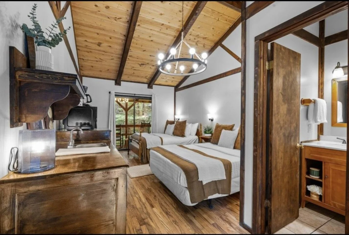 The Lost Compass - Suite #3 - Relaxing & Cozy Cabin Suite Near Downtown Helen, Unicoi State Park, Anna Ruby Falls, Tubing, Restaurants, Hot Tub, Fire Pit, & BBQ Grill #7