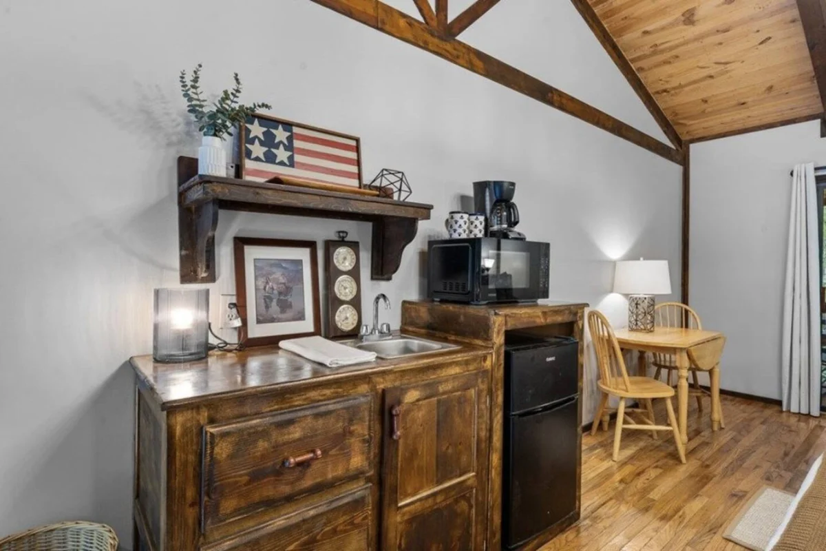The Lost Compass - Suite #3 - Relaxing & Cozy Cabin Suite Near Downtown Helen, Unicoi State Park, Anna Ruby Falls, Tubing, Restaurants, Hot Tub, Fire Pit, & BBQ Grill #5