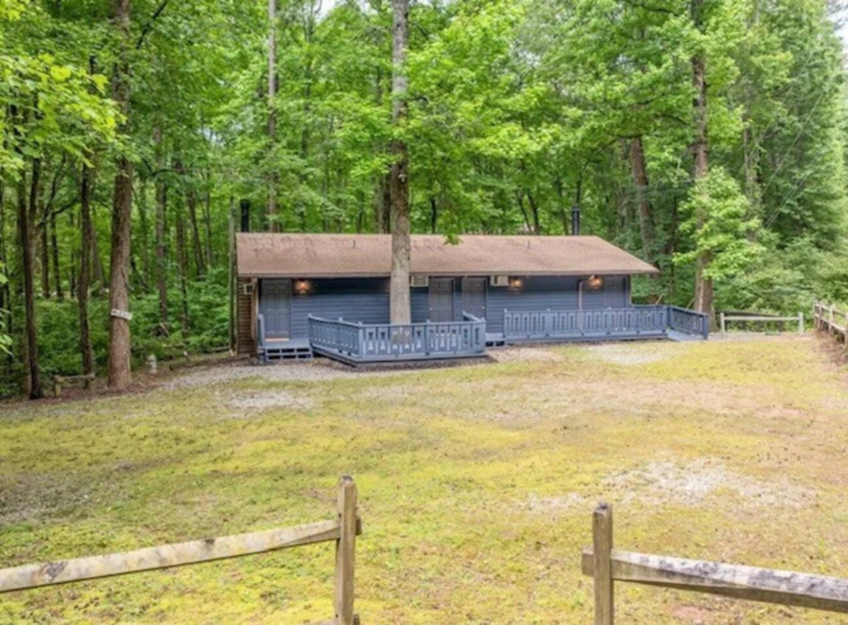 The Lost Compass - Suite #3 - Relaxing & Cozy Cabin Suite Near Downtown Helen, Unicoi State Park, Anna Ruby Falls, Tubing, Restaurants, Hot Tub, Fire Pit, & BBQ Grill #14