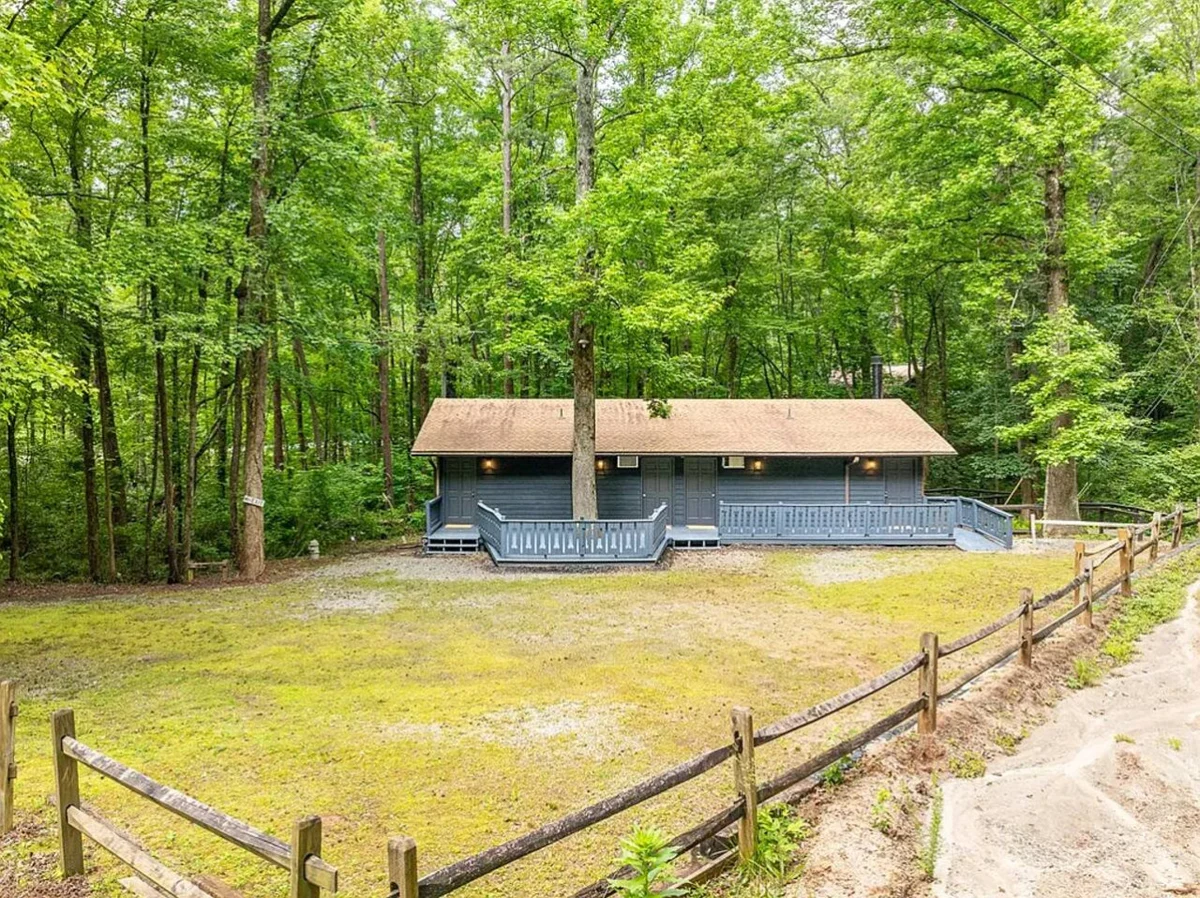 The Lost Compass - Suite #4 - Relaxing & Cozy Cabin Suite Near Downtown Helen, Unicoi State Park, Anna Ruby Falls, Tubing, Restaurants, Hot Tub, Fire Pit, & BBQ Grill #13