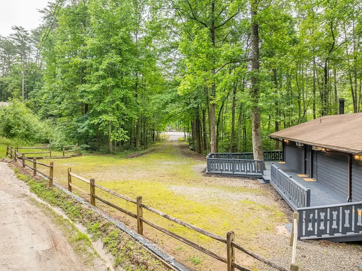 The Lost Compass - Suite #4 - Relaxing & Cozy Cabin Suite Near Downtown Helen, Unicoi State Park, Anna Ruby Falls, Tubing, Restaurants, Hot Tub, Fire Pit, & BBQ Grill #14
