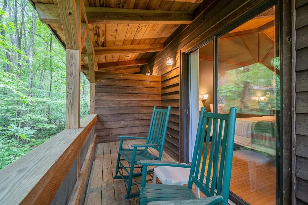 The Lost Compass - Suite #4 - Relaxing & Cozy Cabin Suite Near Downtown Helen, Unicoi State Park, Anna Ruby Falls, Tubing, Restaurants, Hot Tub, Fire Pit, & BBQ Grill #3