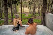 Riverside Retreat w/ Sauna, Hot Tub & Fireplace #134
