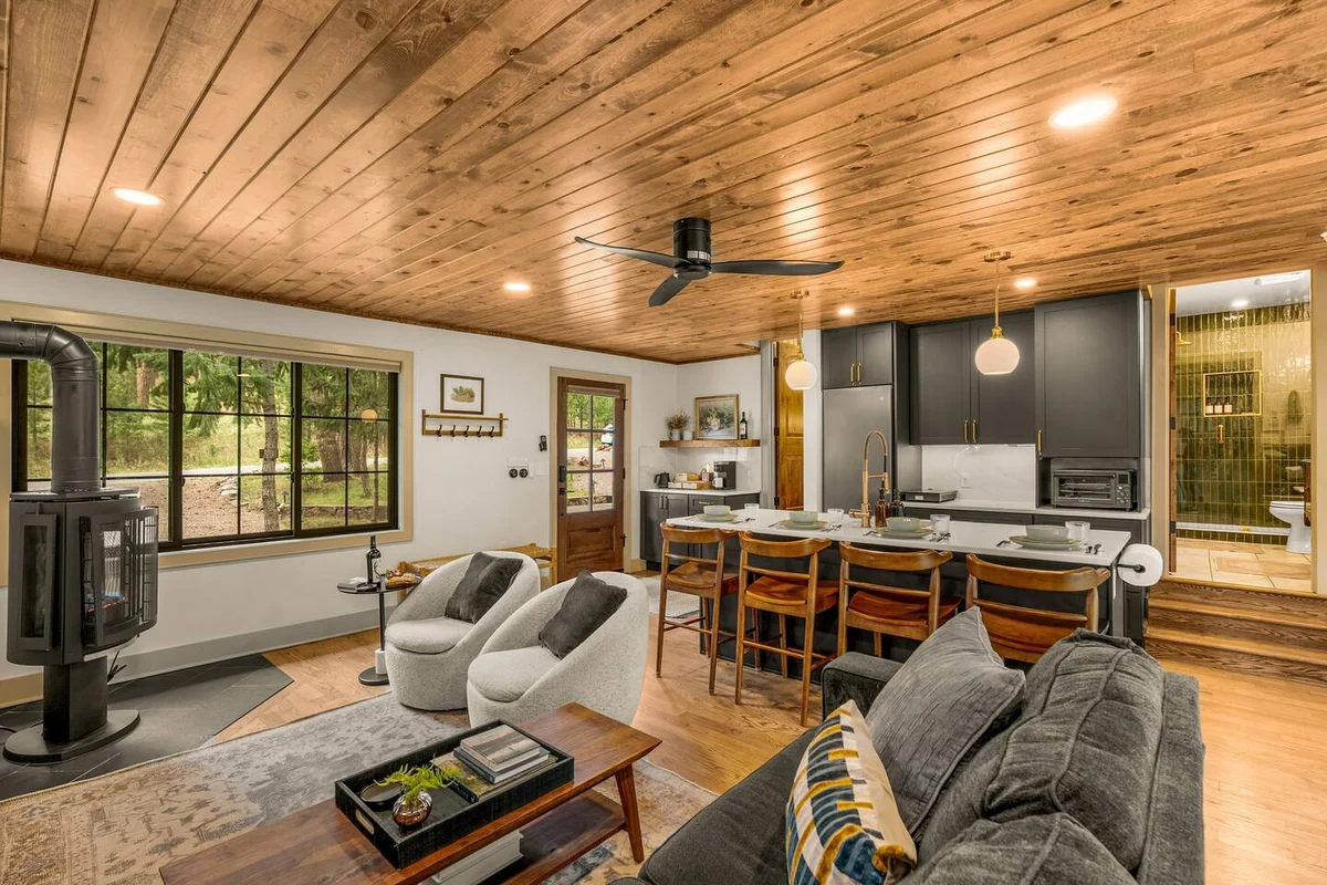 Riverside Retreat w/ Sauna, Hot Tub & Fireplace #132