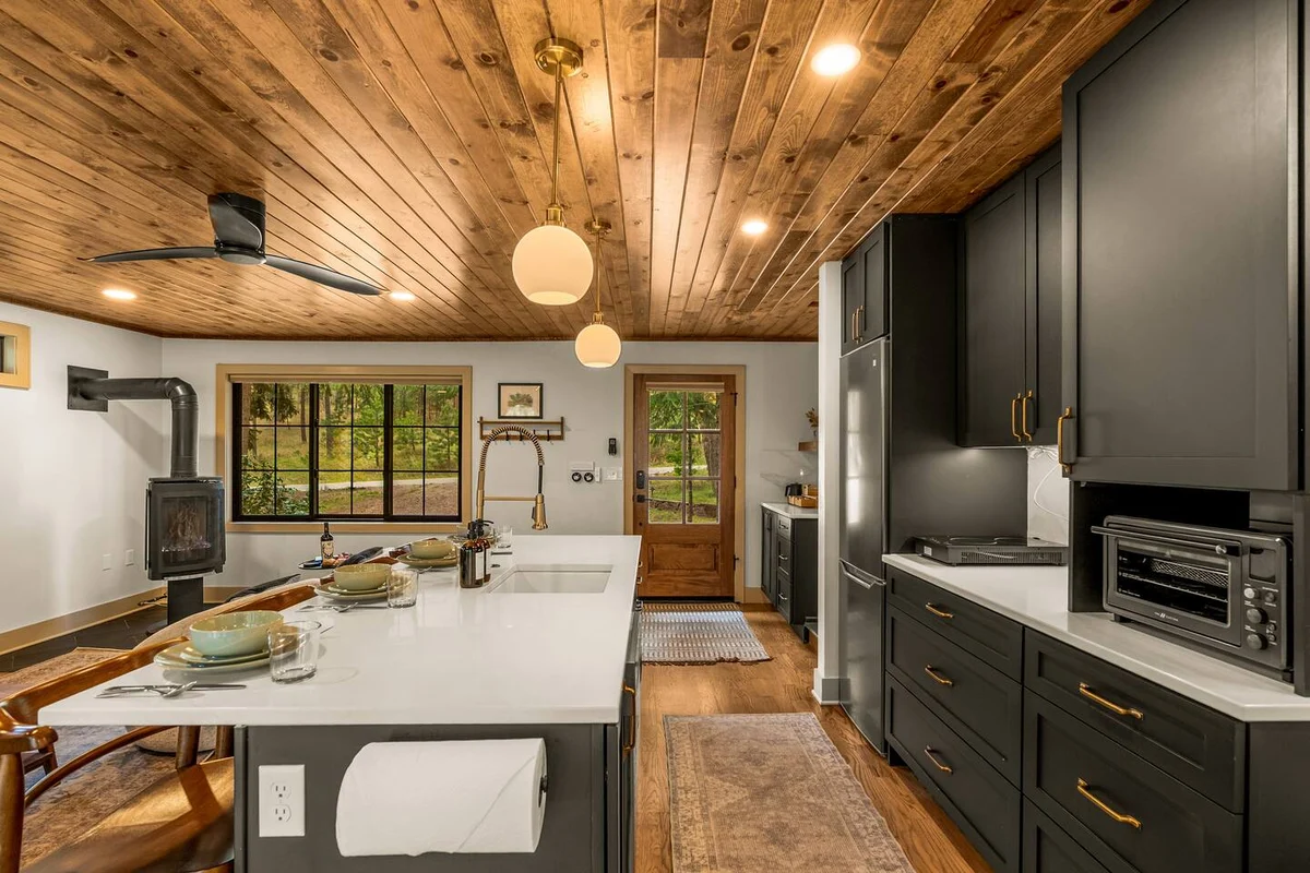 Riverside Retreat w/ Sauna, Hot Tub & Fireplace #125