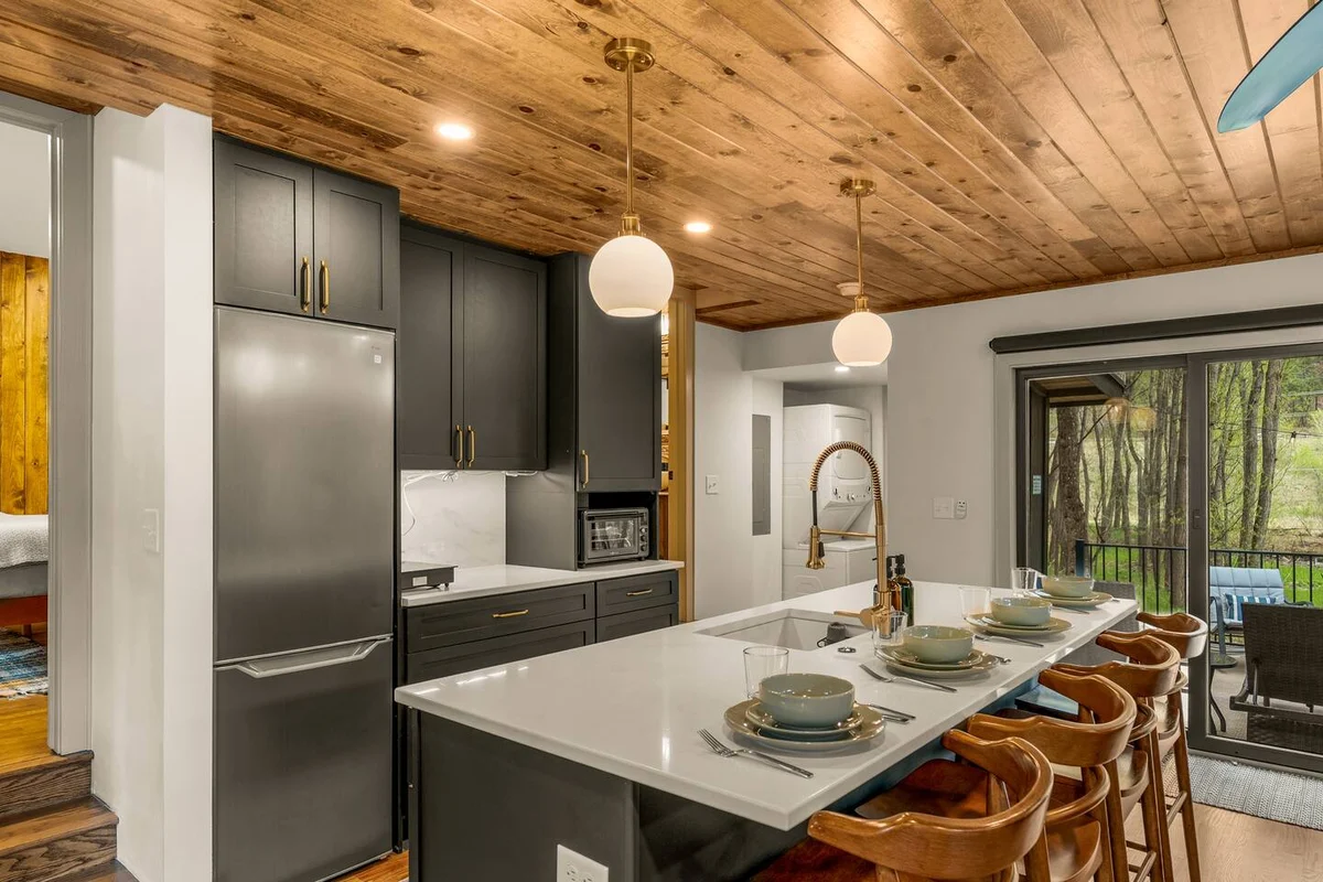 Riverside Retreat w/ Sauna, Hot Tub & Fireplace #123