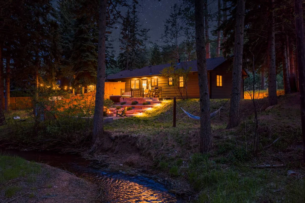 Peaceful Retreat w/ TWO Hot Tubs, Sauna, Fire Pits #116