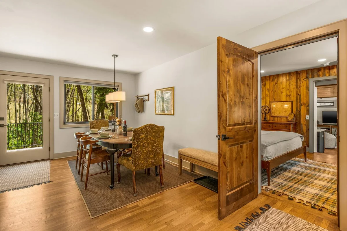 Peaceful Retreat w/ TWO Hot Tubs, Sauna, Fire Pits #115