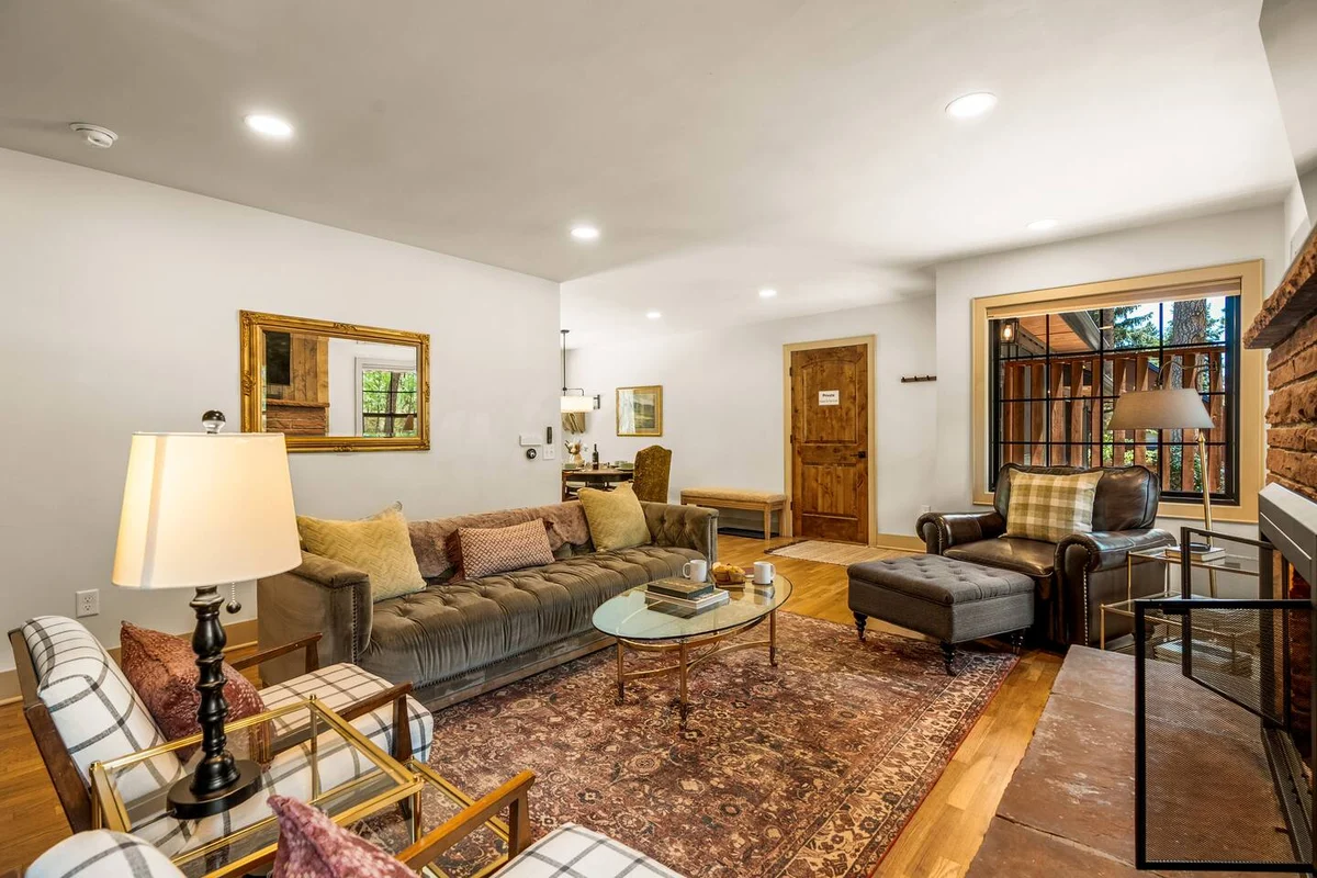 Peaceful Retreat w/ TWO Hot Tubs, Sauna, Fire Pits #125